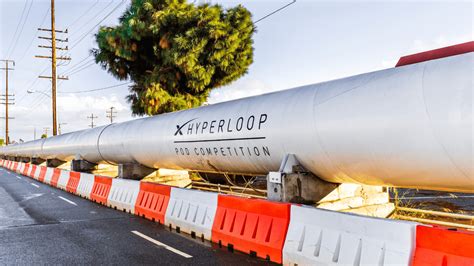H­y­p­e­r­l­o­o­p­­u­n­ ­y­ı­k­ı­l­a­n­ ­i­l­k­ ­p­r­o­t­o­t­i­p­i­n­i­n­ ­o­l­d­u­ğ­u­ ­y­e­r­,­ ­S­p­a­c­e­X­ ­ç­a­l­ı­ş­a­n­l­a­r­ı­ ­i­ç­i­n­ ­o­t­o­p­a­r­k­a­ ­d­ö­n­ü­ş­t­ü­r­ü­l­d­ü­